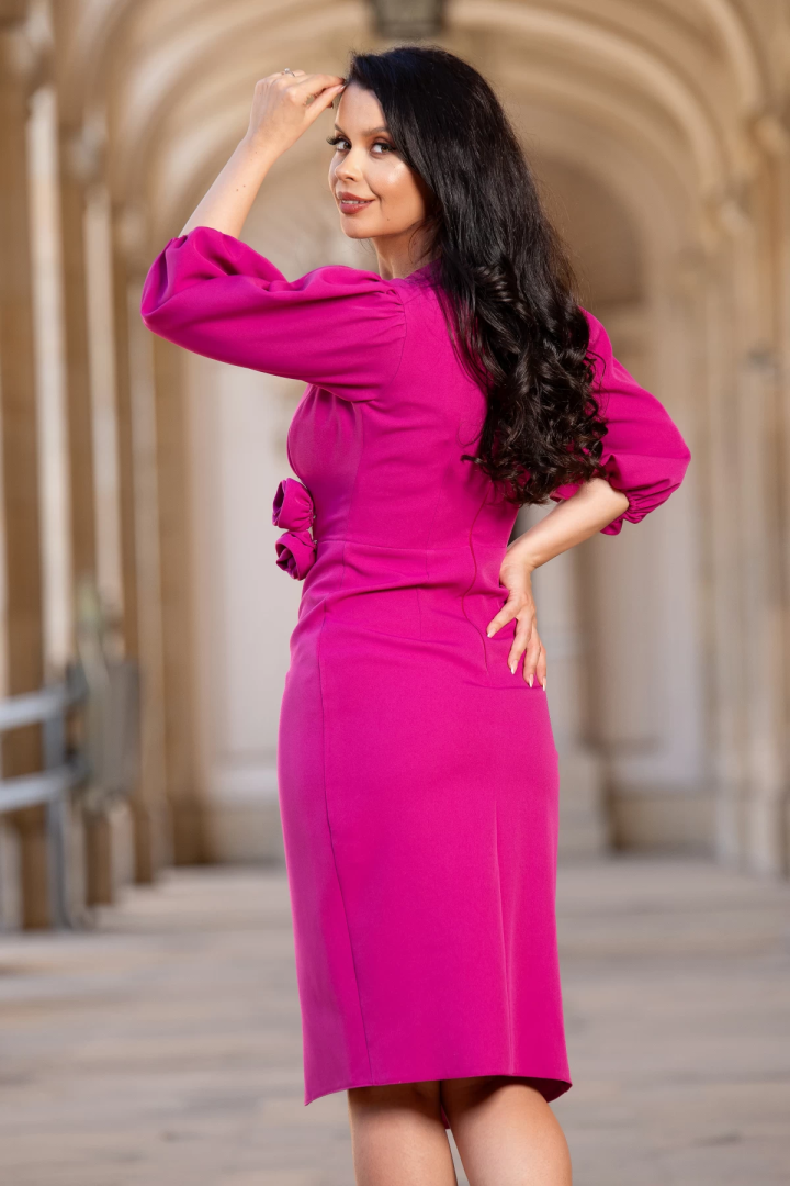 Rochie de ocazie eleganta fucsia conica cu fronseuri si bujori 3D