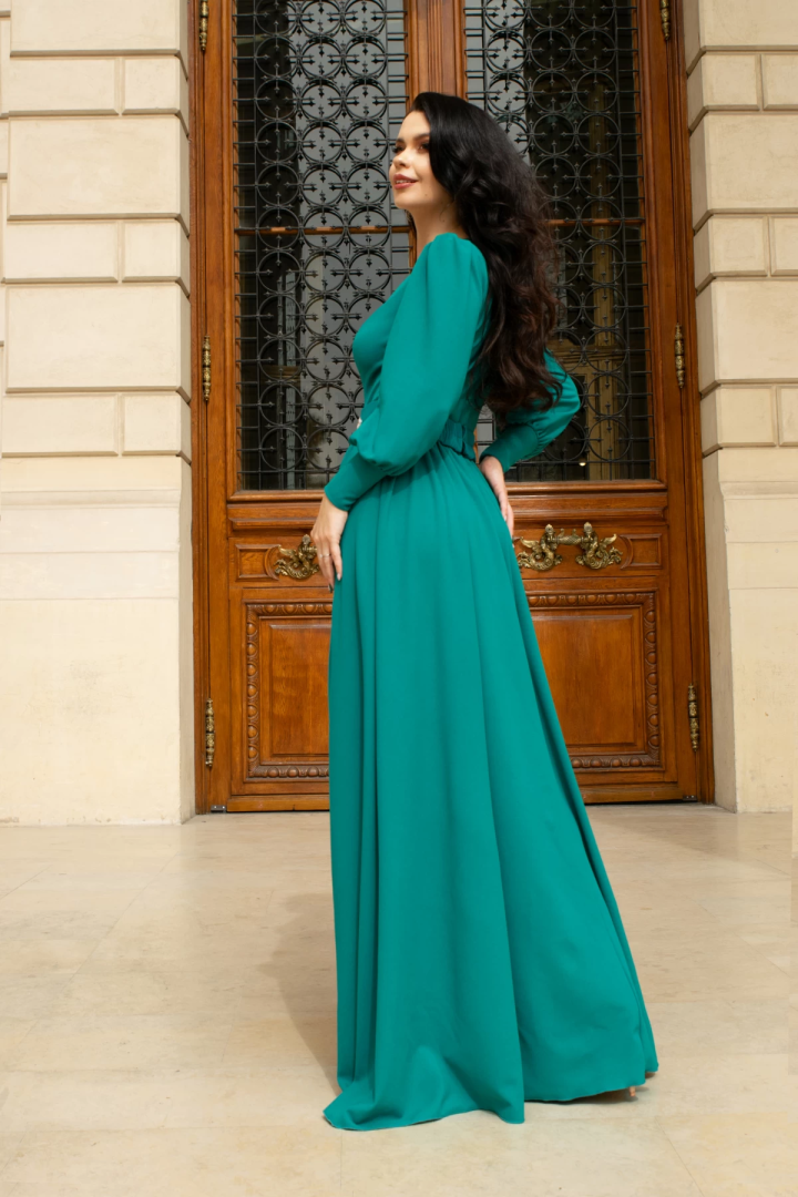 Rochie de soacra Cleopatra verde lunga cu accesoriu pretios in talie